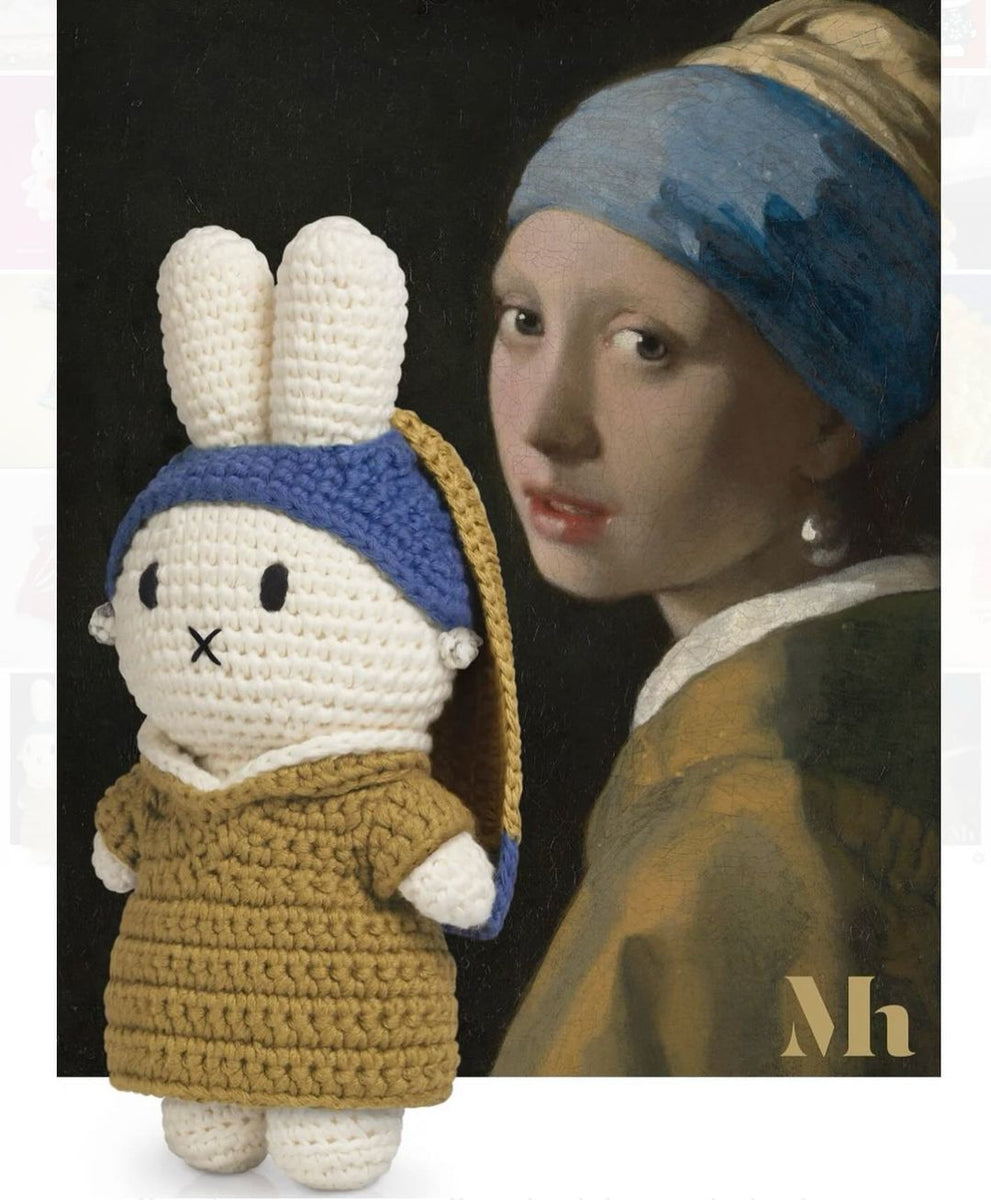 Miffy_and_her_Girl_with_the_Pe